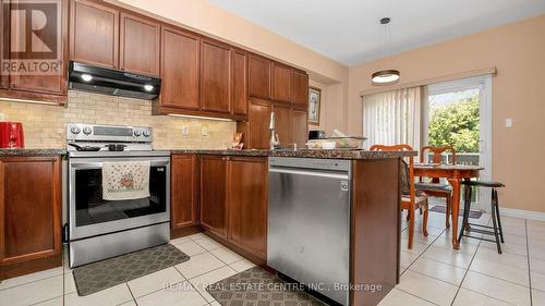 1530 Portsmouth Place, Mississauga, ON - Indoor Photo Showing Kitchen