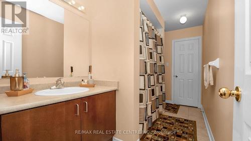 1530 Portsmouth Place, Mississauga, ON - Indoor Photo Showing Bathroom
