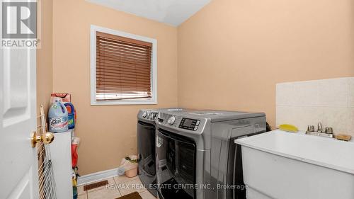 1530 Portsmouth Place, Mississauga, ON - Indoor Photo Showing Laundry Room