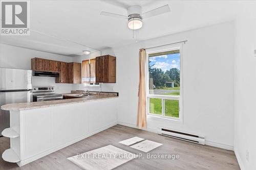 23-25 Duncan Street, Quinte West, ON - Indoor Photo Showing Kitchen