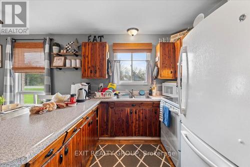 23-25 Duncan Street, Quinte West, ON - Indoor Photo Showing Kitchen With Double Sink