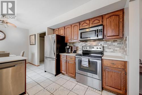 274 Bartley Bull Parkway, Brampton, ON - Indoor Photo Showing Kitchen