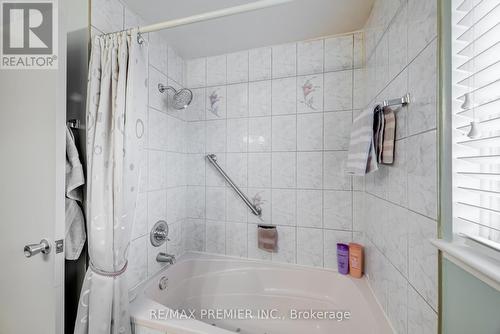 274 Bartley Bull Parkway, Brampton, ON - Indoor Photo Showing Bathroom