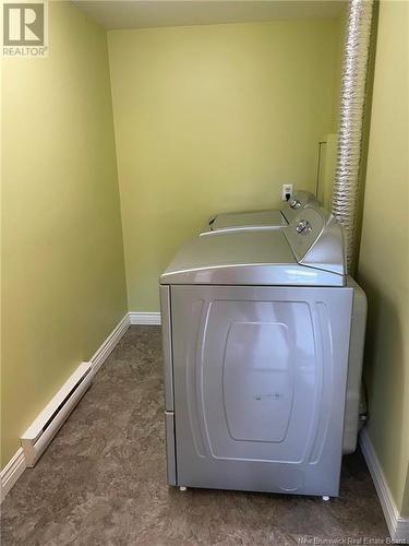 618 Guy Avenue, Dieppe, NB - Indoor Photo Showing Laundry Room