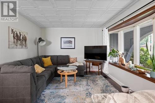 12776 Dillon Drive, Tecumseh, ON - Indoor Photo Showing Living Room