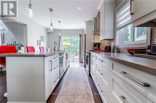 13 Mccaffery Crescent, St. Catharines, ON - Indoor Photo Showing Kitchen With Upgraded Kitchen