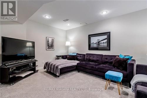 13 Mccaffery Crescent, St. Catharines, ON - Indoor Photo Showing Living Room