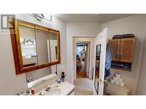 218 Morgan  Street, Nelson, BC - Indoor Photo Showing Bathroom