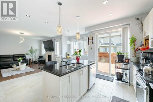 72 Russell Creek Drive, Brampton, ON - Indoor Photo Showing Kitchen With Double Sink With Upgraded Kitchen