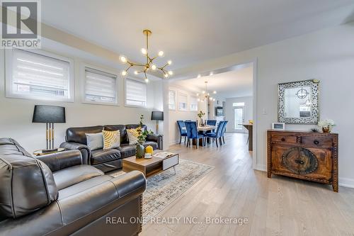 3129 Riverpath Common, Oakville, ON - Indoor Photo Showing Living Room