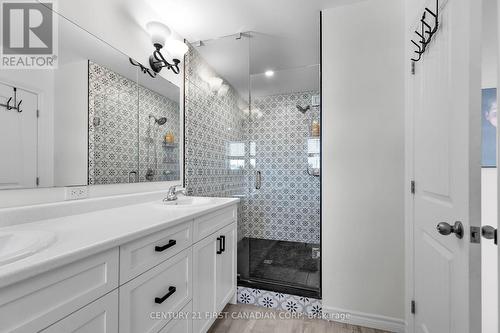 114 Old Field Lane, Central Elgin (Port Stanley), ON - Indoor Photo Showing Bathroom