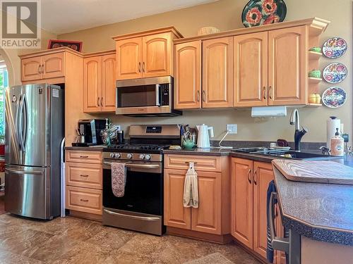 3808 Cypress Hills Drive, Osoyoos, BC - Indoor Photo Showing Kitchen