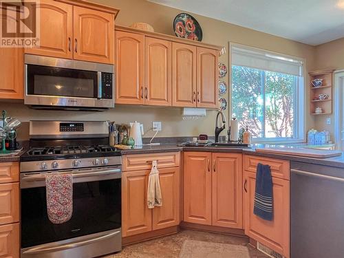 3808 Cypress Hills Drive, Osoyoos, BC - Indoor Photo Showing Kitchen