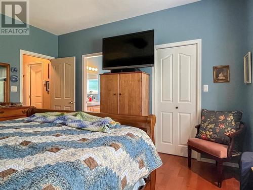 3808 Cypress Hills Drive, Osoyoos, BC - Indoor Photo Showing Bedroom