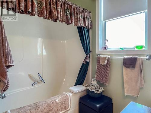 3808 Cypress Hills Drive, Osoyoos, BC - Indoor Photo Showing Bathroom