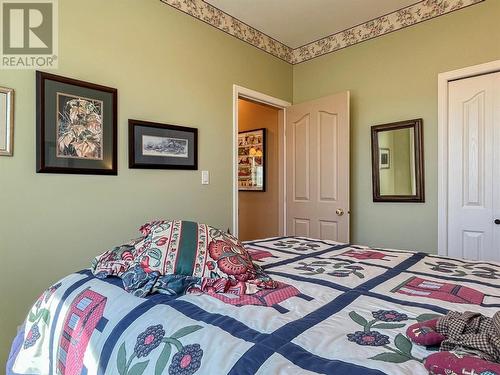 3808 Cypress Hills Drive, Osoyoos, BC - Indoor Photo Showing Bedroom