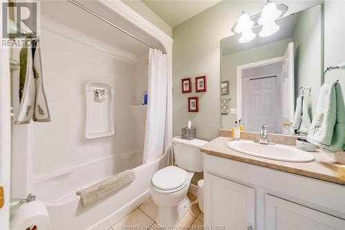 77 Crosswinds, Kingsville, ON - Indoor Photo Showing Bathroom