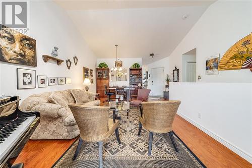 77 Crosswinds, Kingsville, ON - Indoor Photo Showing Living Room