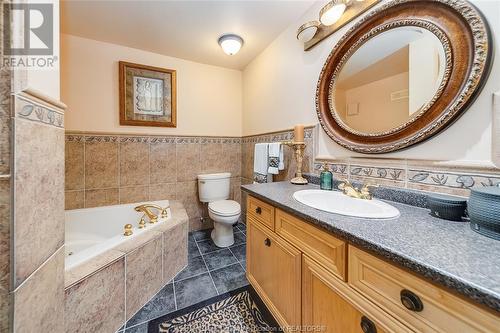 77 Crosswinds, Kingsville, ON - Indoor Photo Showing Bathroom