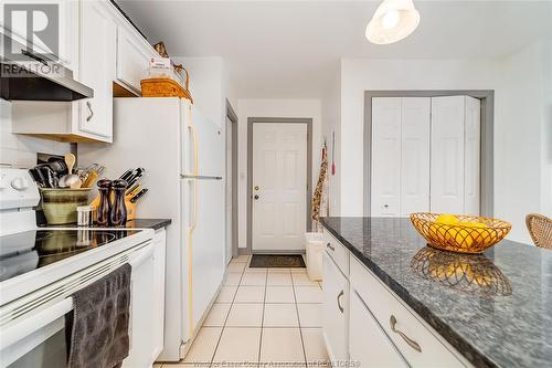 77 Crosswinds, Kingsville, ON - Indoor Photo Showing Kitchen