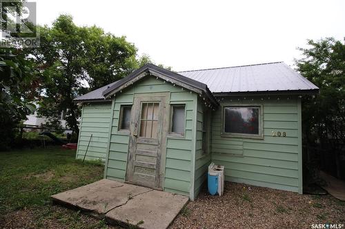 208 1St Street W, Frontier, SK - Outdoor