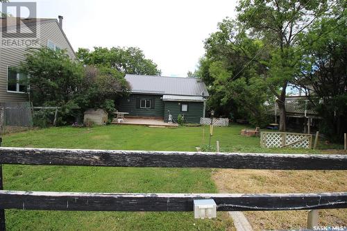 208 1St Street W, Frontier, SK - Outdoor