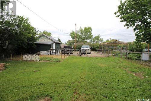 208 1St Street W, Frontier, SK - Outdoor