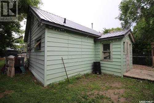 208 1St Street W, Frontier, SK - Outdoor With Exterior