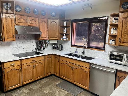 5084 Leaper Road, Texada Island, BC - Indoor Photo Showing Kitchen With Double Sink