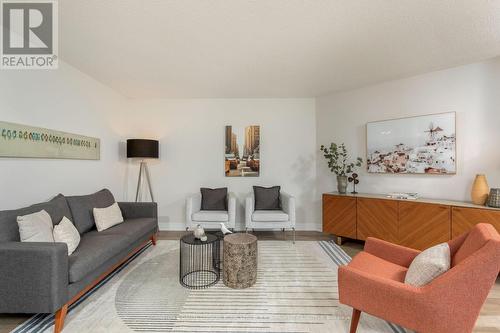 921 - 2261 Lake Shore Boulevard W, Toronto, ON - Indoor Photo Showing Living Room