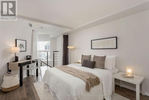 921 - 2261 Lake Shore Boulevard W, Toronto, ON - Indoor Photo Showing Bedroom