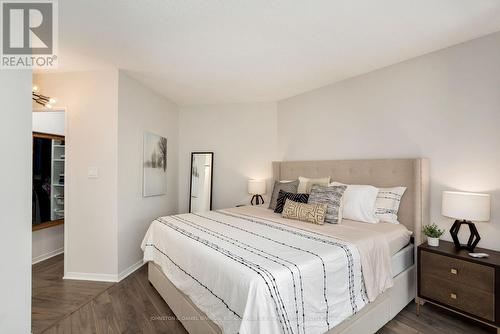 921 - 2261 Lake Shore Boulevard W, Toronto, ON - Indoor Photo Showing Bedroom