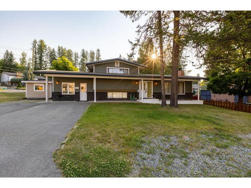 325 4Th Avenue, Kimberley, BC - Outdoor With Facade