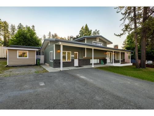 325 4Th Avenue, Kimberley, BC - Outdoor With Facade