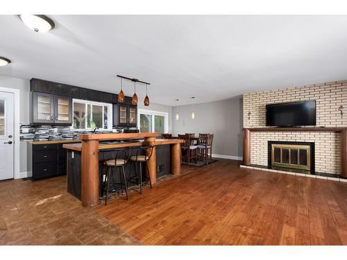 325 4Th Avenue, Kimberley, BC - Indoor With Fireplace