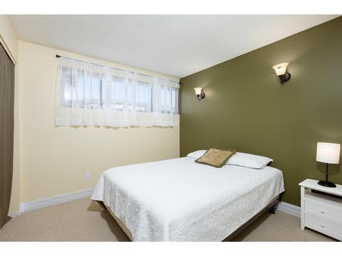 325 4Th Avenue, Kimberley, BC - Indoor Photo Showing Bedroom