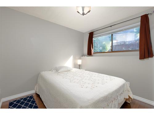 325 4Th Avenue, Kimberley, BC - Indoor Photo Showing Bedroom