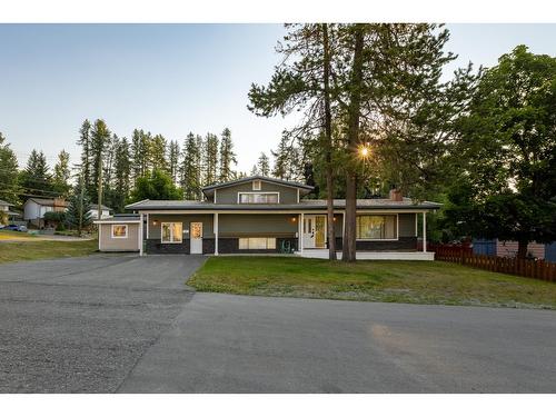 325 4Th Avenue, Kimberley, BC - Outdoor With Facade