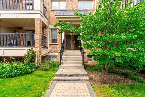 2441 Greenwich Drive|Unit #125, Oakville, ON - Outdoor