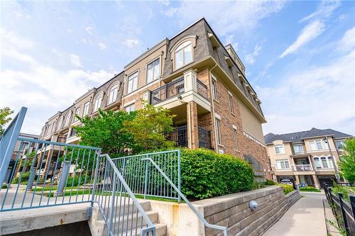 2441 Greenwich Drive|Unit #125, Oakville, ON - Outdoor