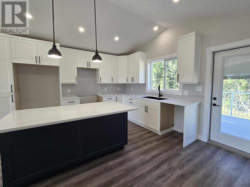 7220 Hillu Road, Prince George, BC - Indoor Photo Showing Kitchen