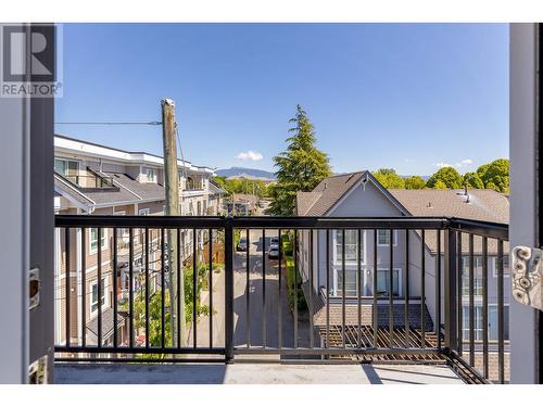 403 2551 Kingsway, Vancouver, BC - Outdoor