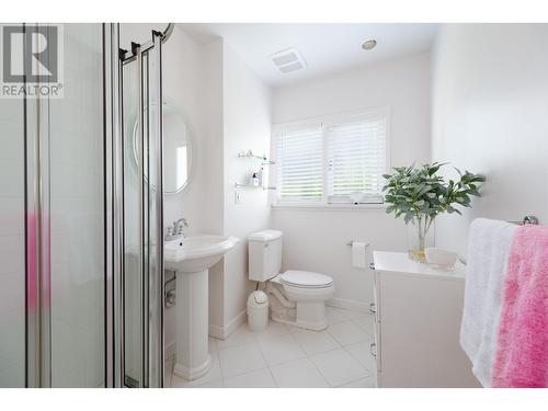 1829 Sw Marine Drive, Vancouver, BC - Indoor Photo Showing Bathroom