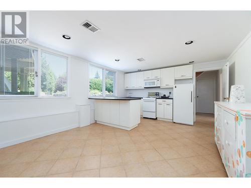 1829 Sw Marine Drive, Vancouver, BC - Indoor Photo Showing Kitchen