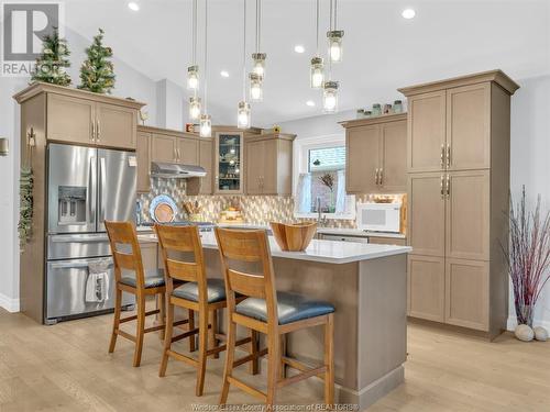 42 York Boulevard, Kingsville, ON - Indoor Photo Showing Kitchen With Upgraded Kitchen