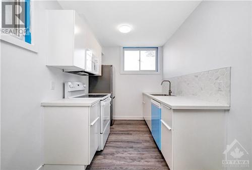 815 Norton Avenue Unit#B, Ottawa, ON - Indoor Photo Showing Kitchen