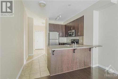 340 London Terrace, Ottawa, ON - Indoor Photo Showing Kitchen With Double Sink