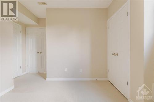 340 London Terrace, Ottawa, ON - Indoor Photo Showing Other Room