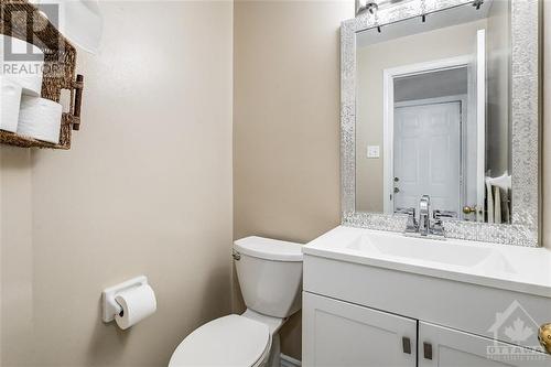 1488 Corsham Avenue, Ottawa, ON - Indoor Photo Showing Bathroom