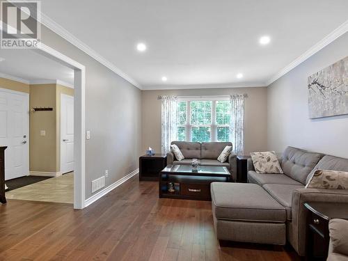 33 Wildwood Crescent, Brockville, ON - Indoor Photo Showing Living Room